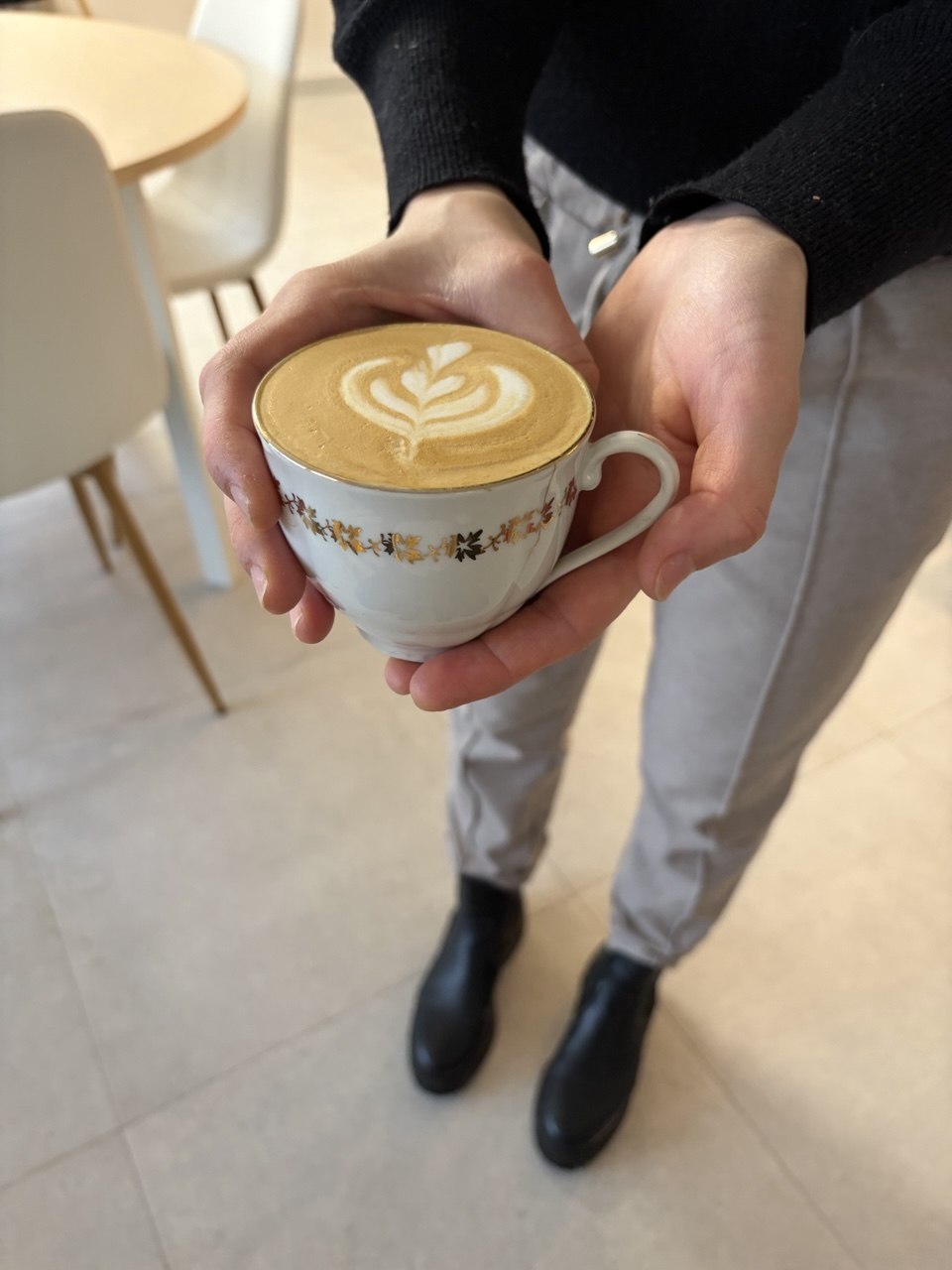 Latte art v šálku